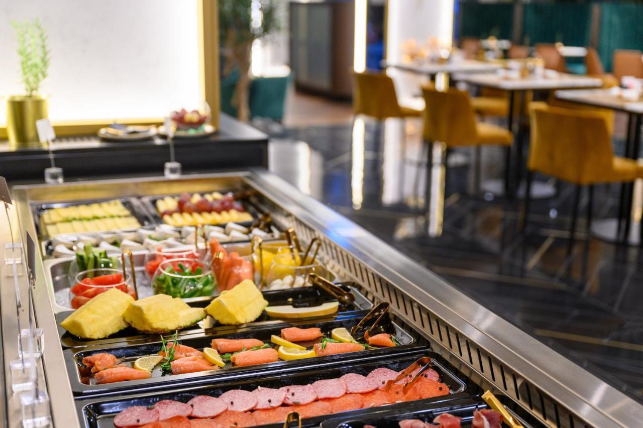 Emerald Downtown Luxury Suites By Continental Group Будапеща Екстериор снимка