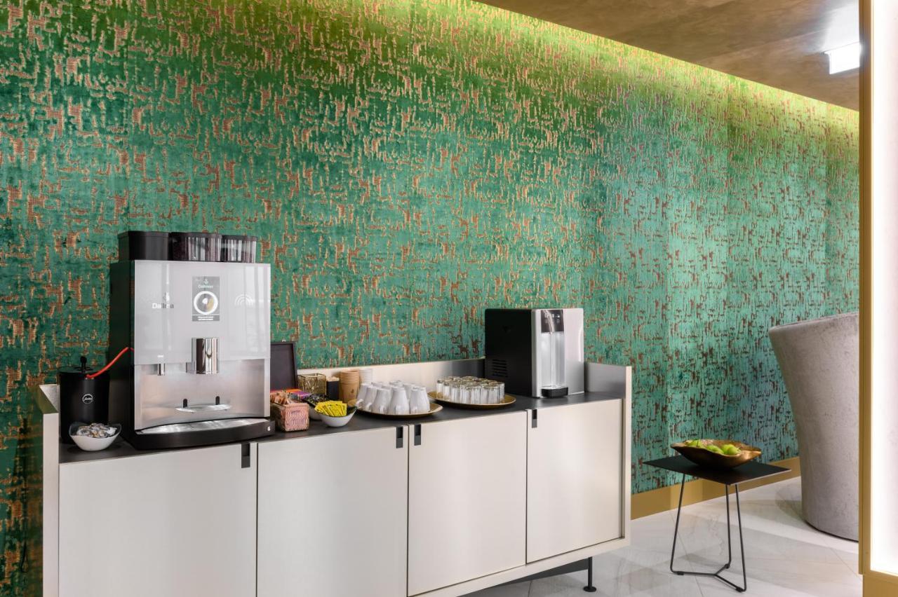 Emerald Downtown Luxury Suites By Continental Group Будапеща Екстериор снимка